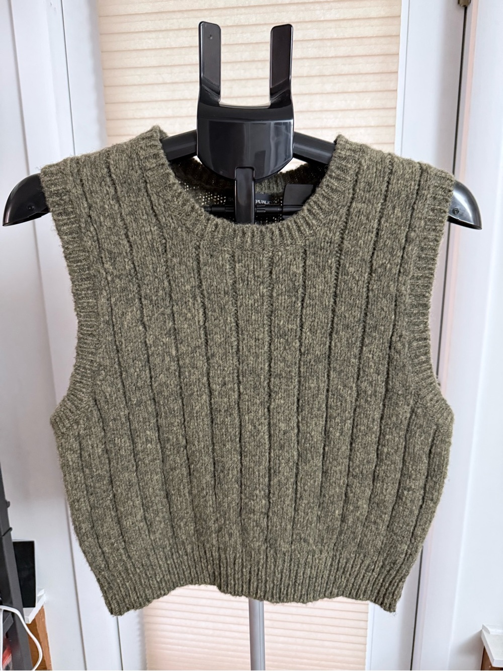 Moss green Banana Republic Donegal Wool-Blend cropped Sweater Vest academic Prep